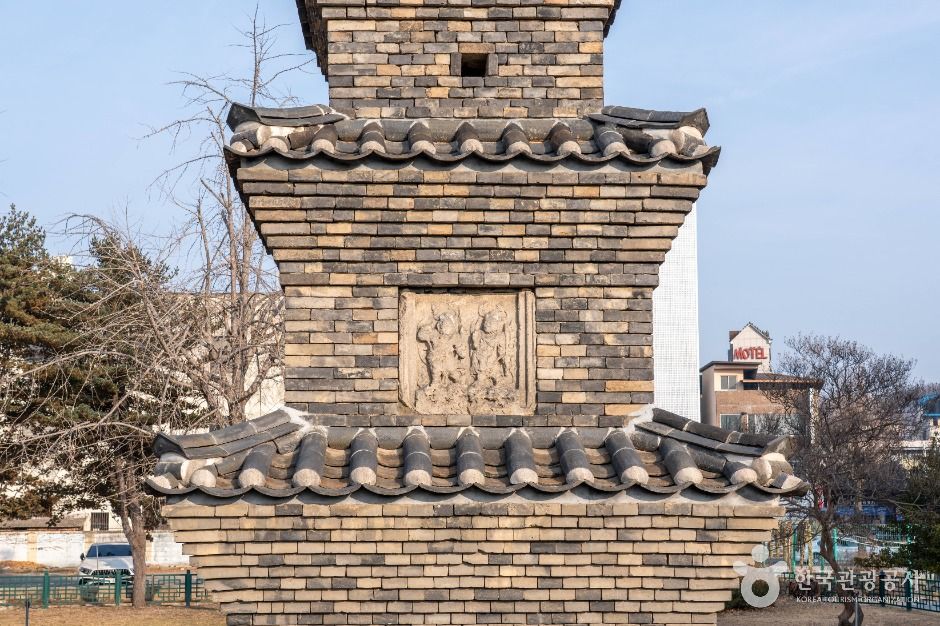 안동 운흥동 당간지주와 오층전탑