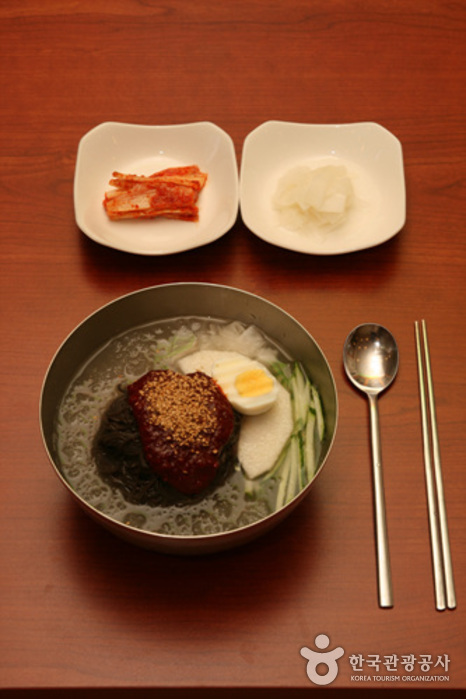 Songjeonggwan (우륵갈비-구.송정관)
