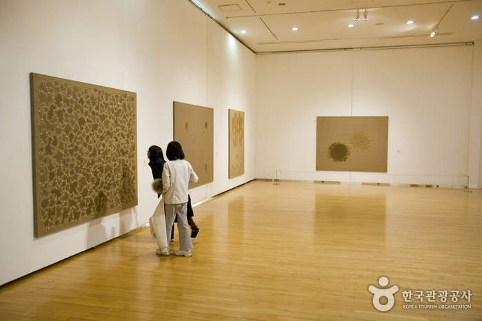 Busan Museum of Art (부산시립미술관)