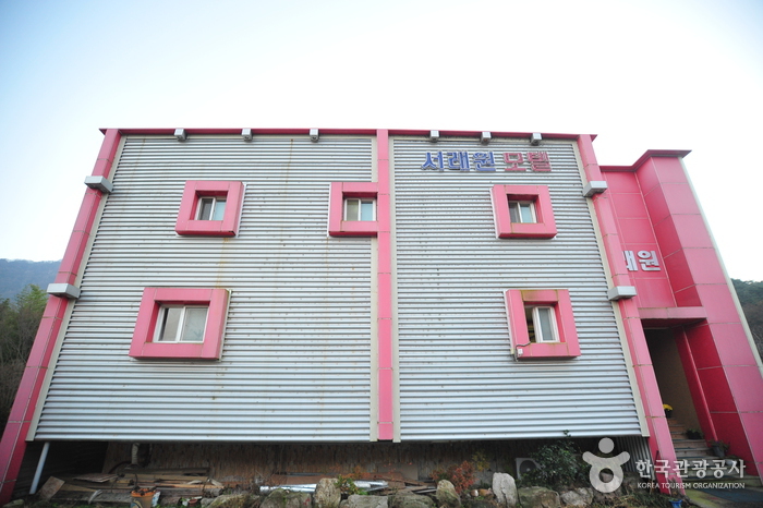Seoraewon Motel (서래원모텔)