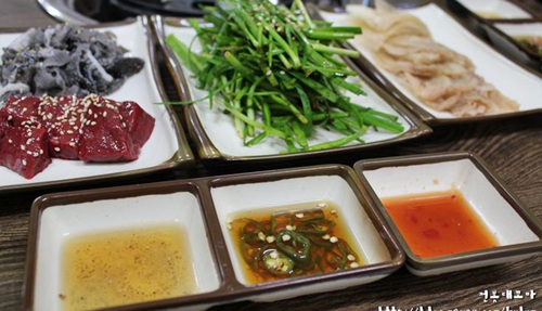 Jipbulgui Hwangsogopchang (짚불구이황소곱창)