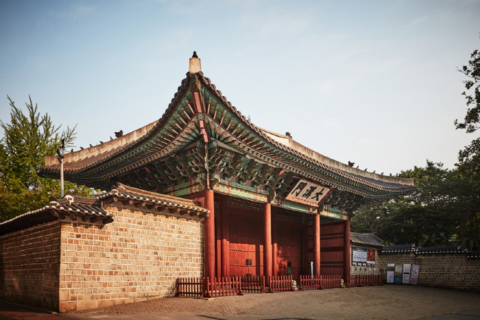 Ворота Тэханмун во дворце Токсугун (덕수궁 대한문)15