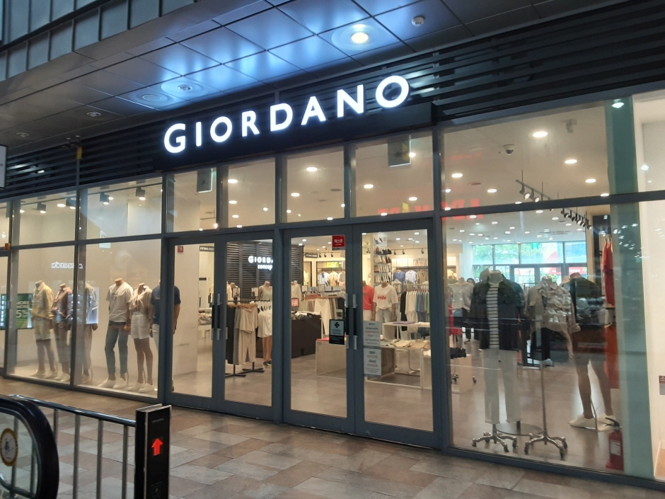 Giordano - ISQUARE Mall Branch [Tax Refund Shop] (지오다노 아이스퀘어김해)