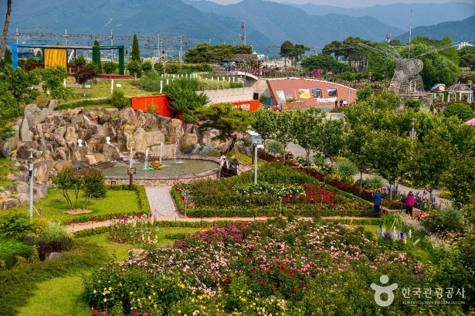 thumbnail-섬진강기차마을-25