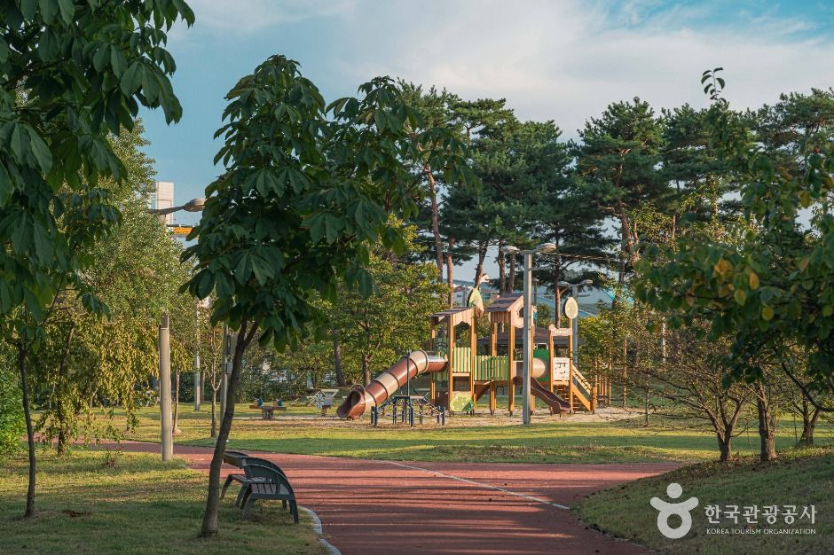 thumbnail-동화울수변공원-3