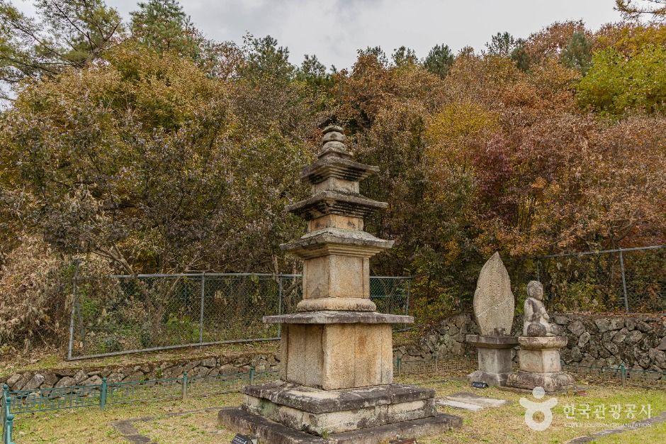 용운사지 삼층석탑