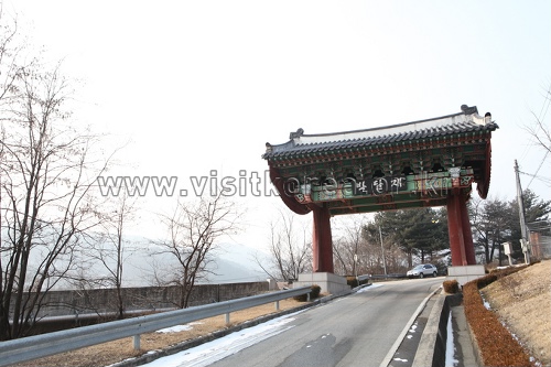 터널 위 뒤안길 ‘박달재’