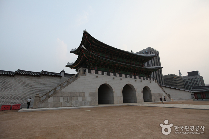 thumbnail-Gwanghwamun Gate (광화문)-7