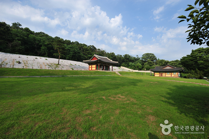 Site du palais Goryeogungji (고려궁지)