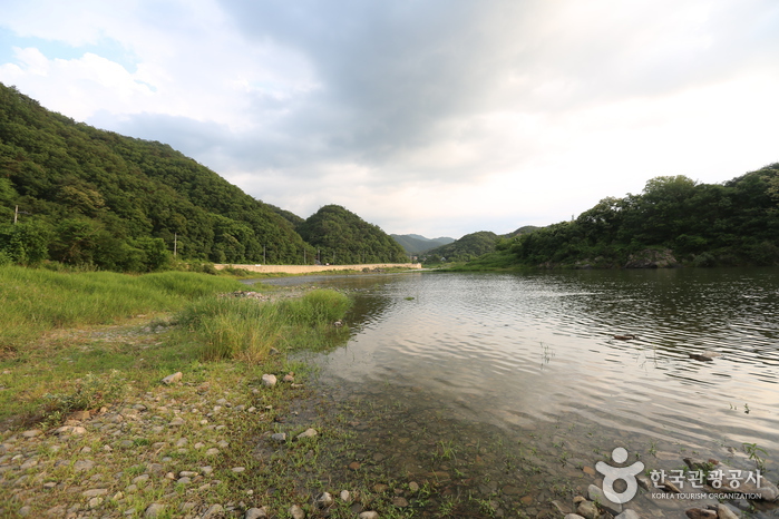 남노일 강변