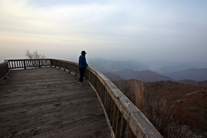 합천호가 보이는 오도산 전망 데크