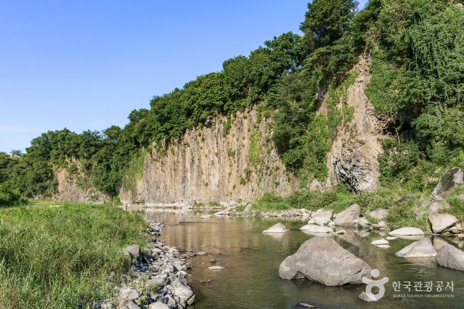 차탄천 주상절리 (한탄강 유네스코 세계지질공원)