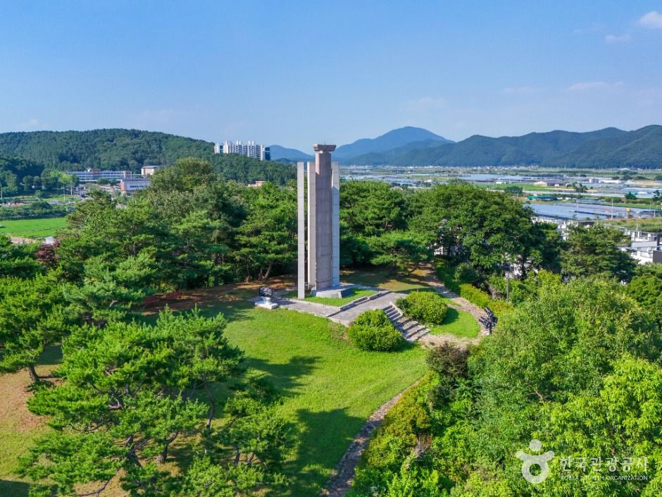 우륵기념탑