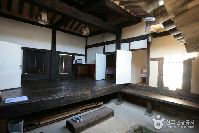 Juwangsan Seongcheondaek House (주왕산 성천댁)