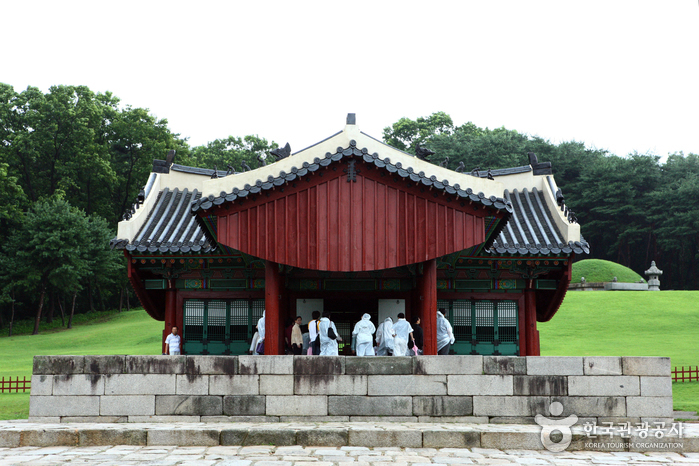 Yungneung / Geolleung (a.k.a, Yunggeolleung) [UNESCO World Heritage] (화성 융릉과 건릉 [유네스코 세계문화유산])