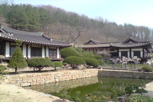 Tapdong (Head Household of the Goseong Yi Clan) (고성이씨탑동종택)