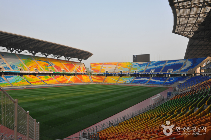 Estadio de la Copa Mundial de Suwon (수원월드컵경기장)
