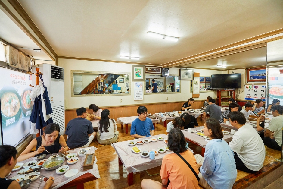 Baekseong Restaurant (백성식당)