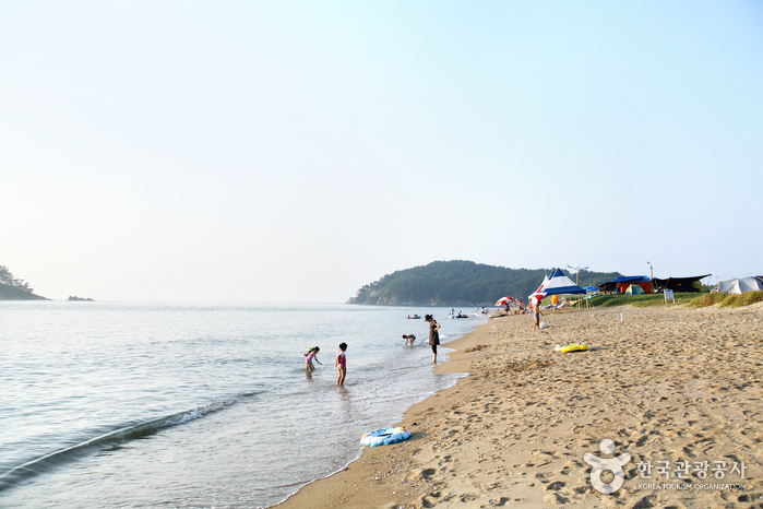 鶴岩浦海水浴場(학암포해변)