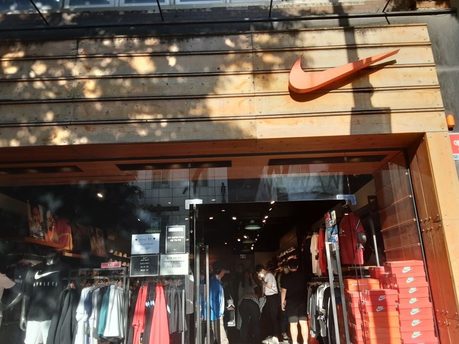 Nike Sports - Sinjeju Branch [Tax Refund Shop] (나이키스포츠신제주대리점)
