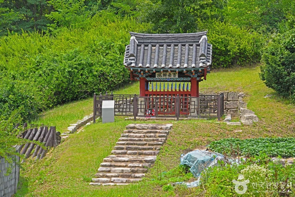 괴산 장담 충신각