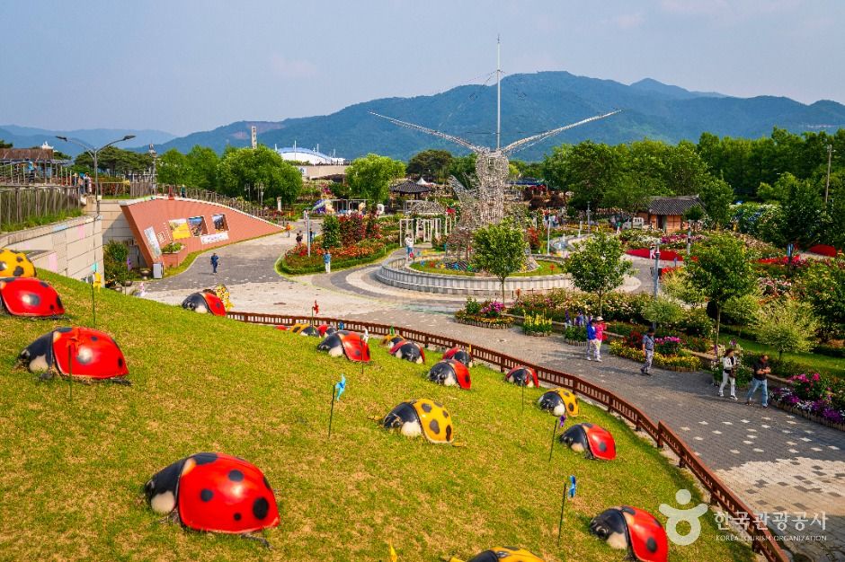 thumbnail-섬진강기차마을-28