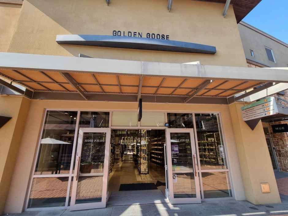 Golden Goose - Shinsegae Simon Premium Outlets Yeoju Branch [Tax Refund Shop](골든구스 신세계사이먼프리미엄아울렛 여주점)