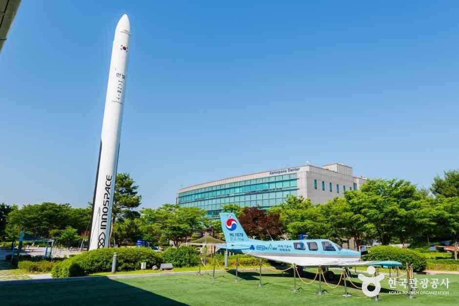 thumbnail-한국항공대학교 항공우주박물관-10