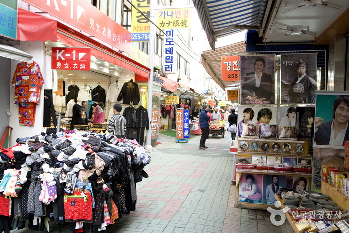 Rue Arirang du Marché Gukje (국제시장 아리랑거리)