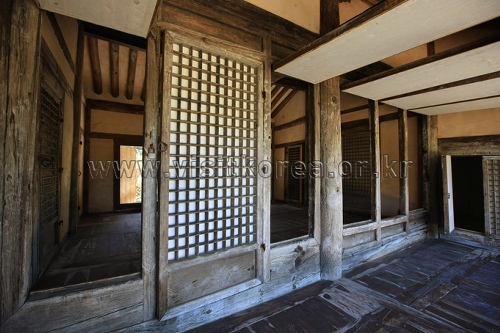 thumbnail-Asan Maengssi Haengdan House - Maeng Sa-seong House (아산 맹씨행단(맹사성 고택)-13