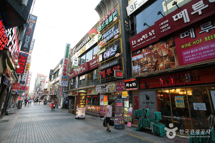 Calle Seomyeon 1-beonga (서면1번가)