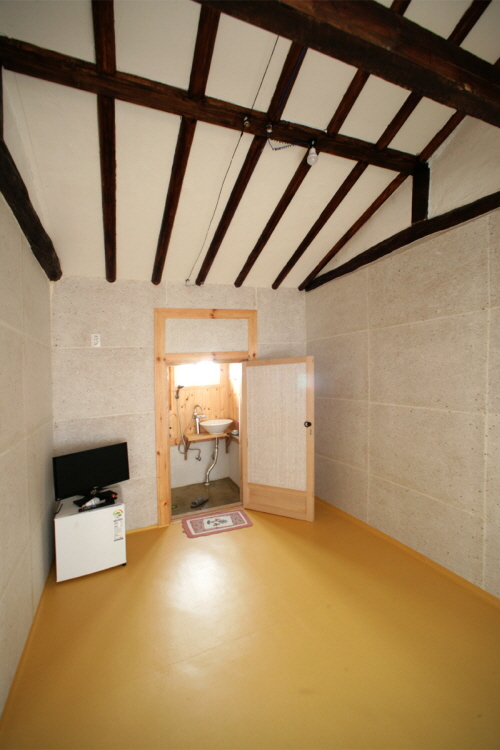 Yeonhui Gallery (연희갤러리)
