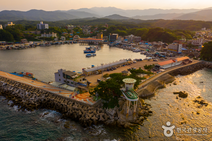 Le zone portuaire de Namaehang à Jumunjin (주문진 남애항)