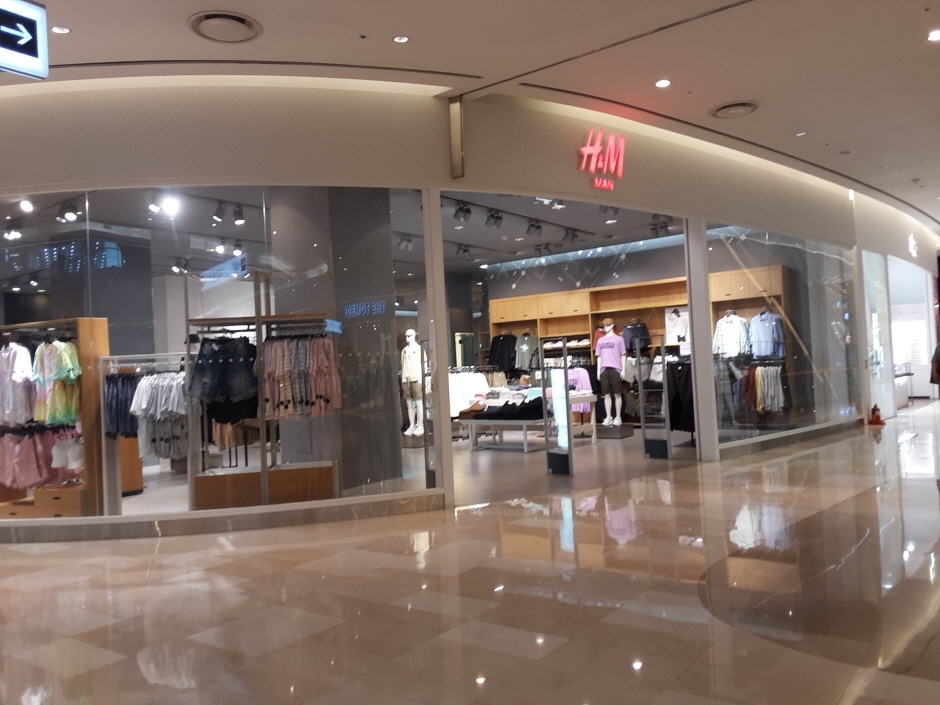 H&M - Lotte World Mall Branch [Tax Refund Shop] (에이치엔엠 롯데월드몰)