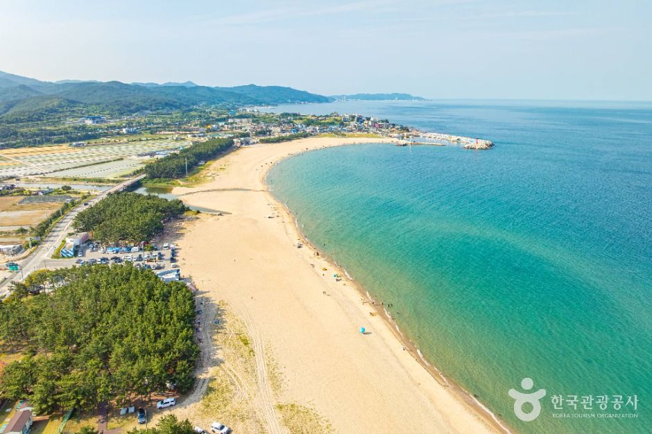 Playa Goraebul (고래불해수욕장)