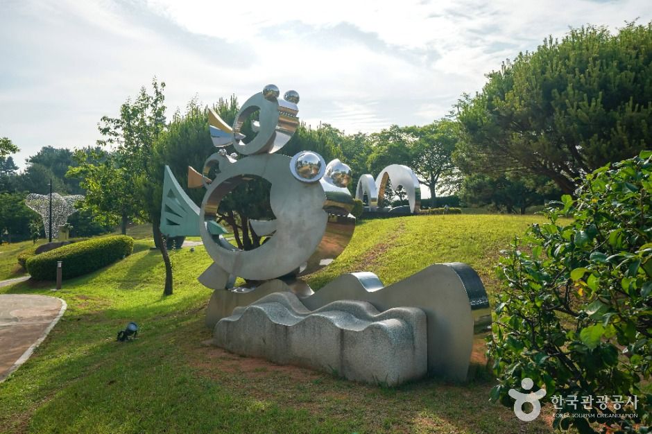 양지암조각공원