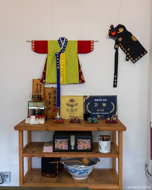 thumbnail-한복입고 유유자적 (주식회사고영)-3