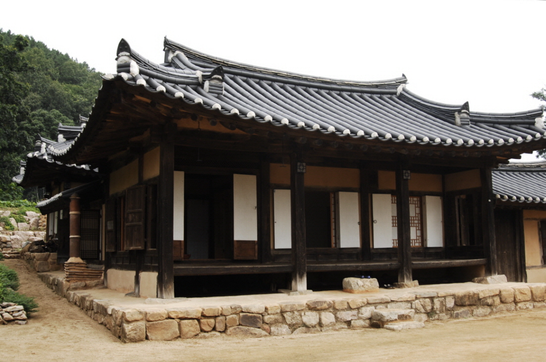 Changsil House (창실고택)