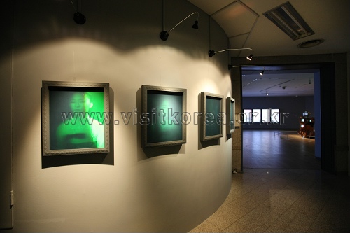 Ewha Womans University Museum (이화여자대학교박물관)