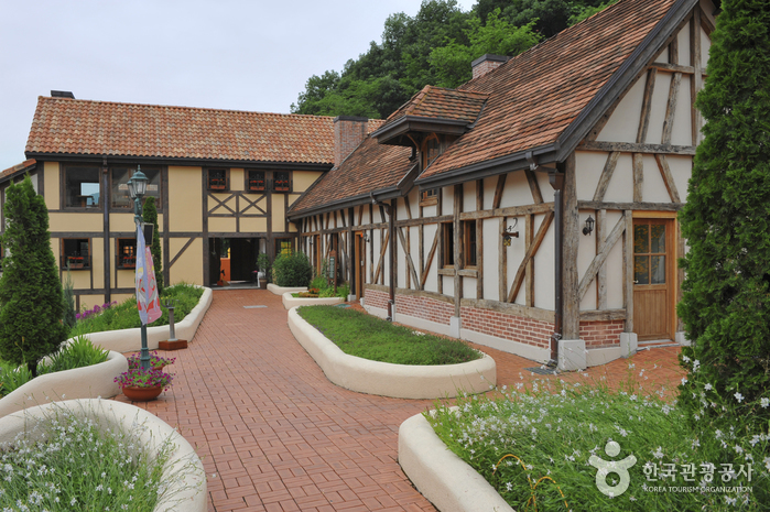 Petite France (쁘띠프랑스)