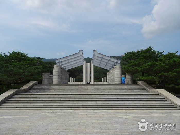 thumbnail-April 19th National Cemetery (국립4.19민주묘지)-10