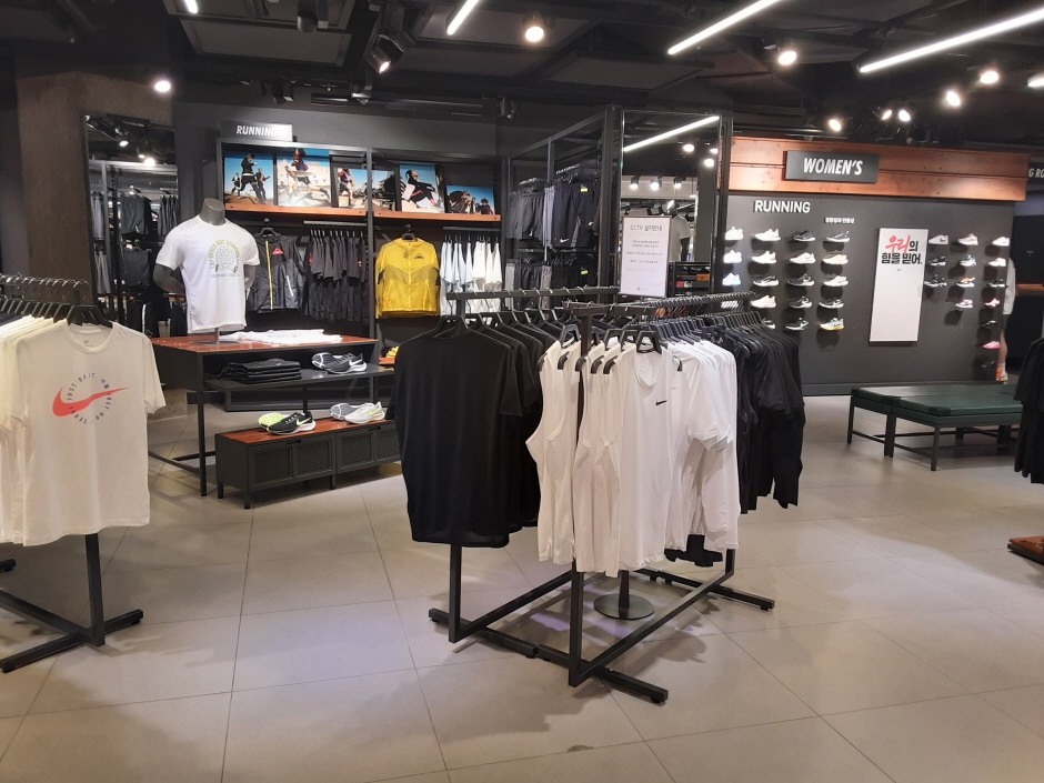 Nike - Lotte Jamsil Branch [Tax Refund Shop] (나이키 롯데잠실)