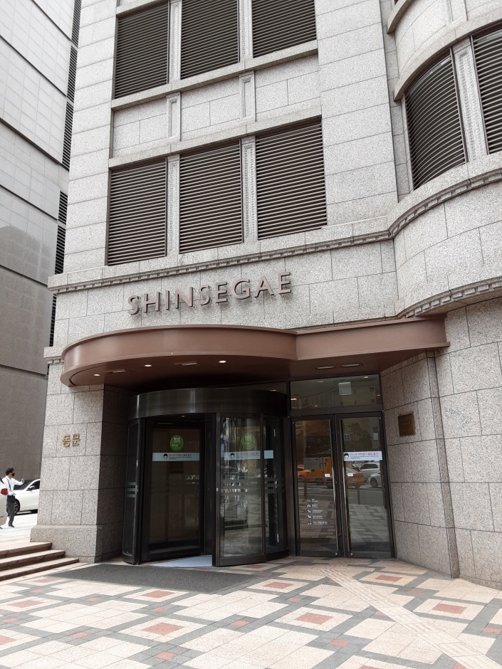 Ferragamo Women - Shinsegae Main Branch [Tax Refund Shop] (페레가모여성 신세계 본점)