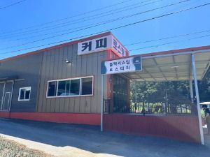 경기_연천_블랙커스텀로스터리 외관