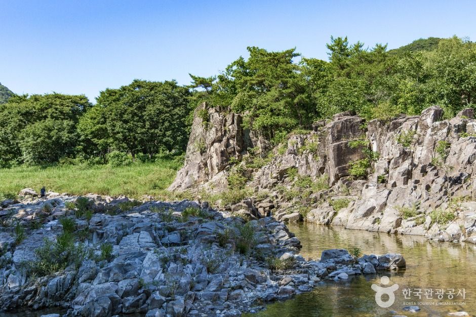 동막골 응회암 (한탄강 유네스코 세계지질공원)