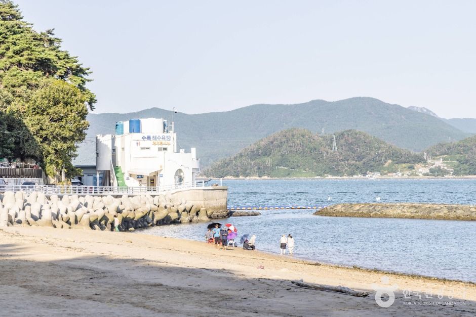 수륙해수욕장