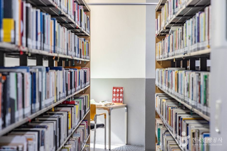 서초구립반포도서관