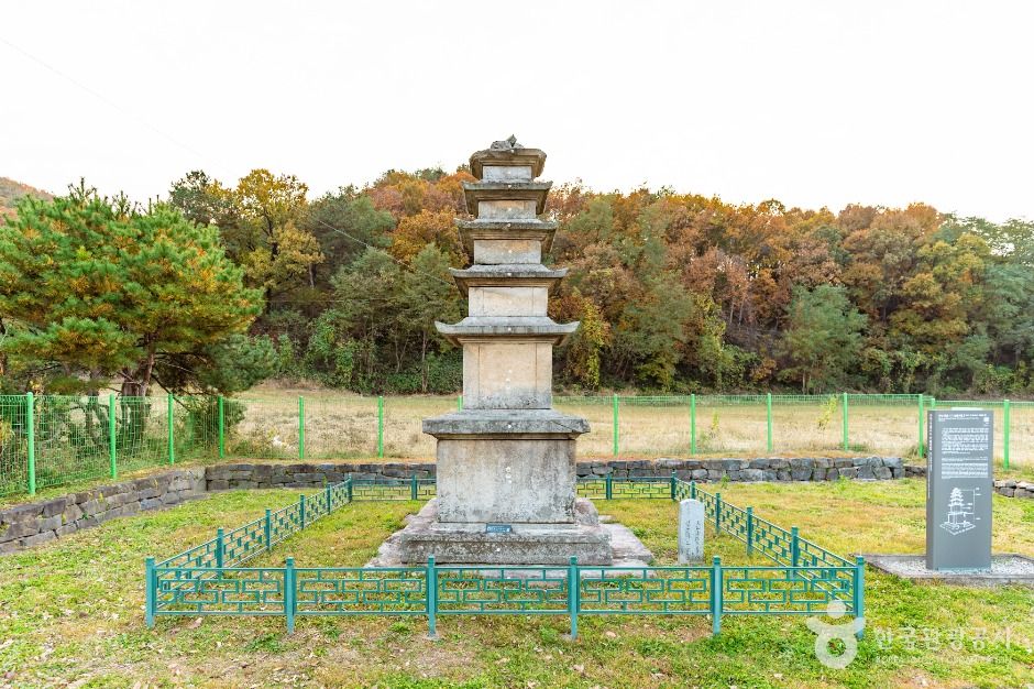 천안 천흥사지 당간지주·오층석탑