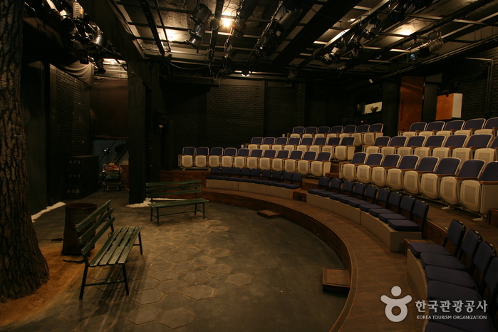 thumbnail-Sanwoolim Theater (소극장 산울림)-2