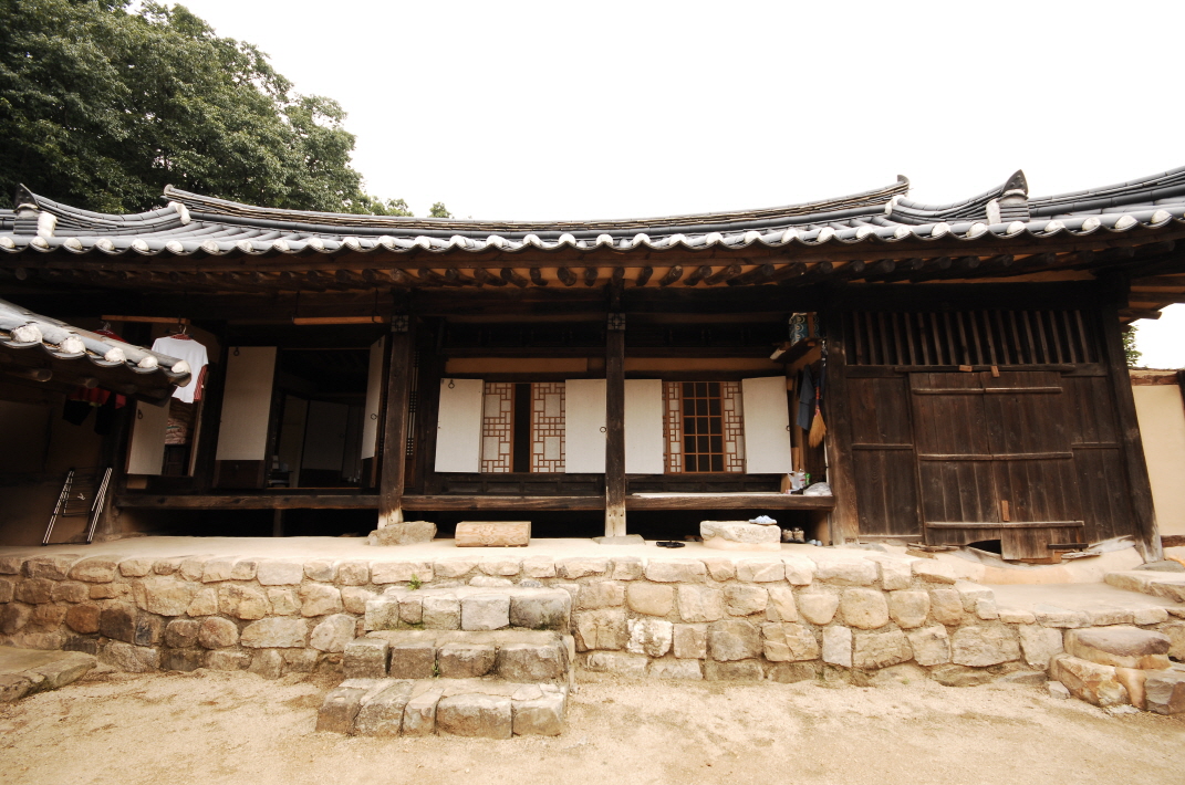 Changsil House (창실고택)